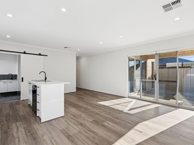 Property for rent in Hamilton Hill : Jacky Ladbrook Real Estate