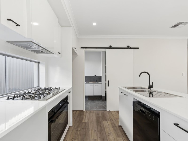 Property for rent in Hamilton Hill : Jacky Ladbrook Real Estate