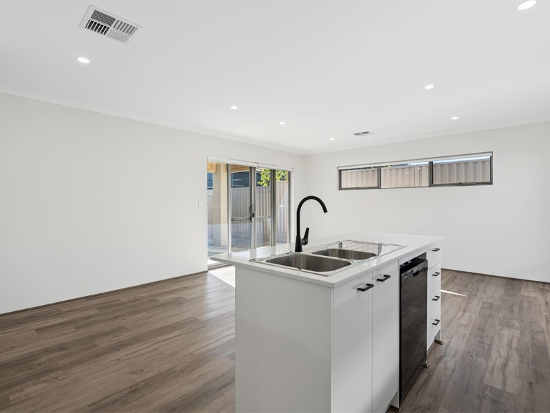 Property for rent in Hamilton Hill : Jacky Ladbrook Real Estate