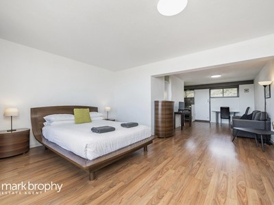 Property for sale in Fremantle : Mark Brophy Estate Agent