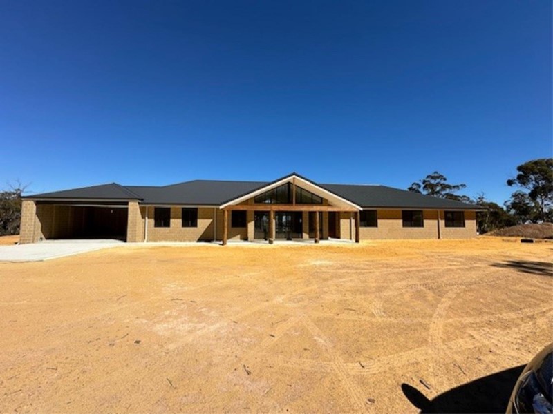Property for sale in Chittering