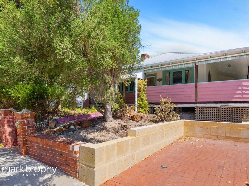 Property for sale MARK BROPHY estate agent “The Fremantle Specialist”