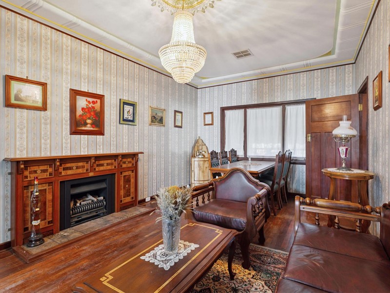 Property for sale in Bedford : Passmore Real Estate