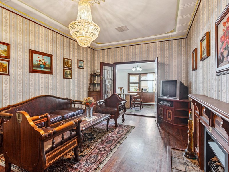 Property for sale in Bedford : Passmore Real Estate