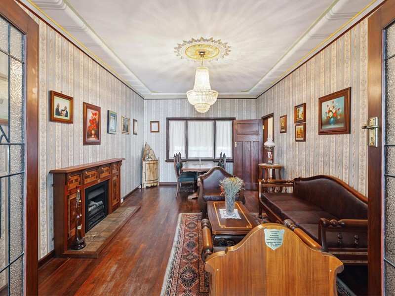 Property for sale in Bedford : Passmore Real Estate