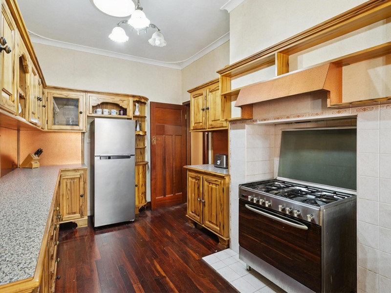 Property for sale in Bedford : Passmore Real Estate