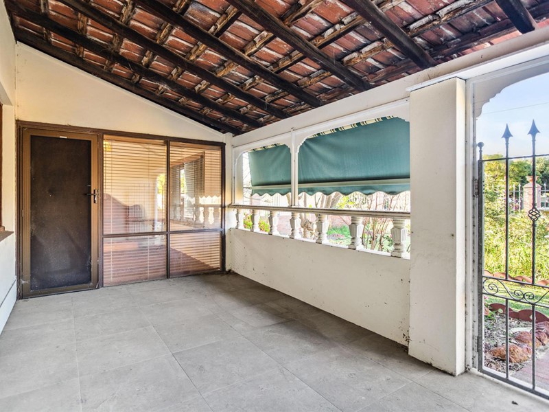 Property for sale in Bedford : Passmore Real Estate