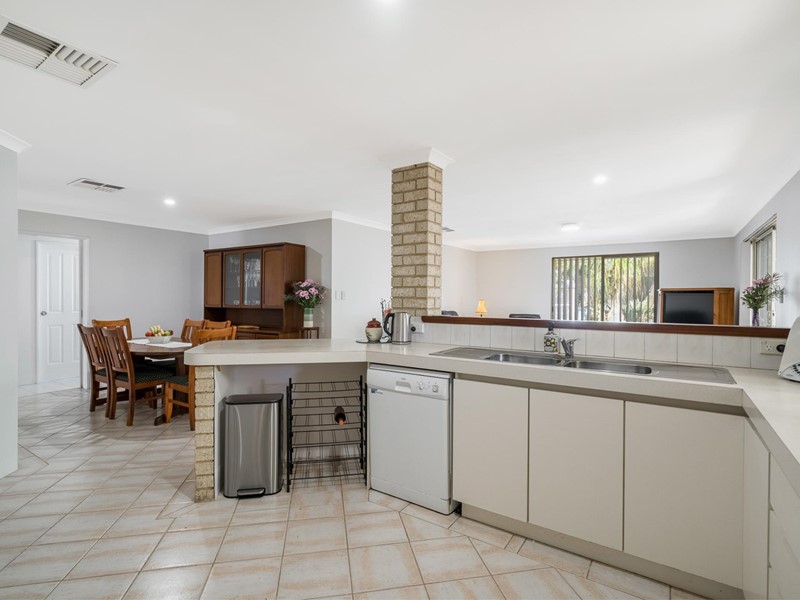 Property for sale in Mindarie : Dempsey Real Estate