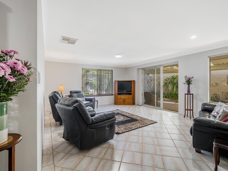 Property for sale in Mindarie : Dempsey Real Estate