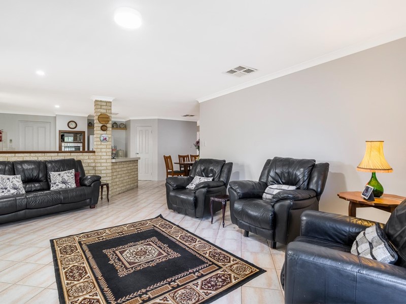 Property for sale in Mindarie : Dempsey Real Estate