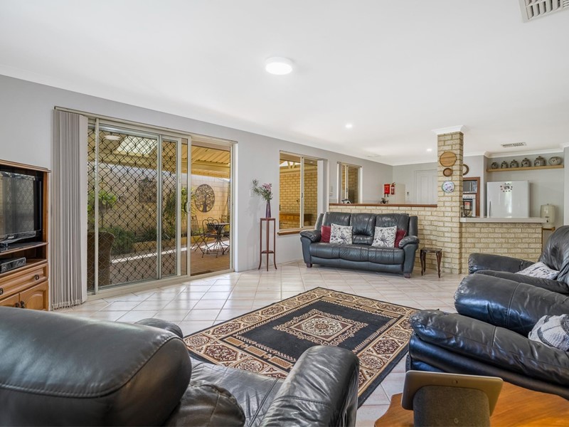 Property for sale in Mindarie : Dempsey Real Estate