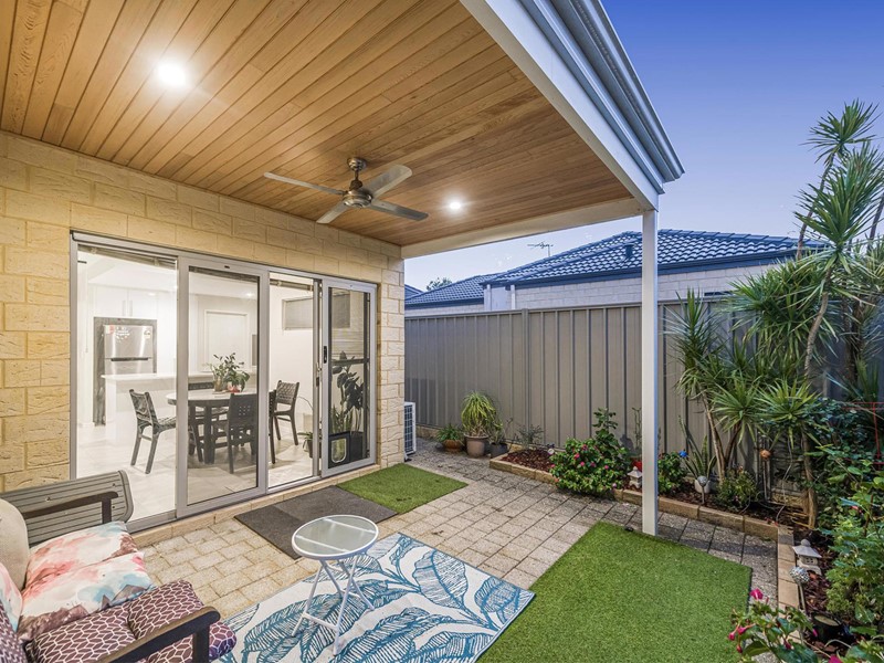 Property for sale in Westminster : Passmore Real Estate
