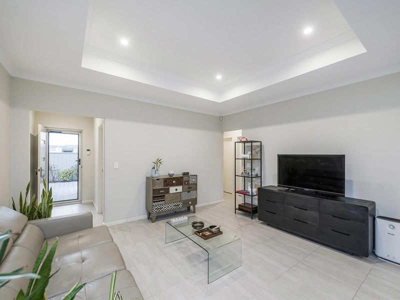 Property for sale in Westminster : Passmore Real Estate