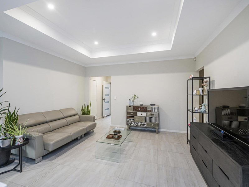 Property for sale in Westminster : Passmore Real Estate