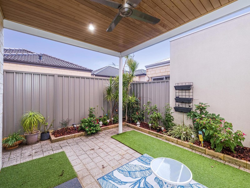 Property for sale in Westminster : Passmore Real Estate