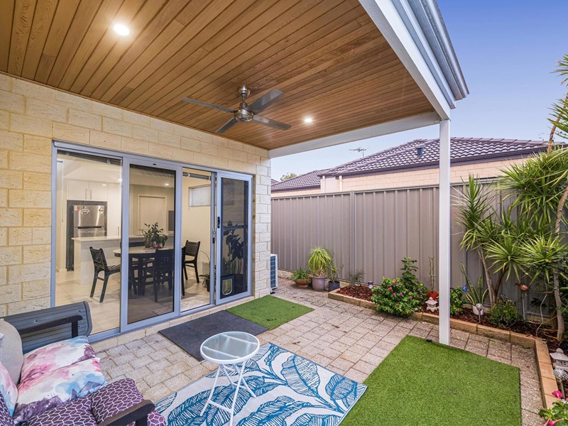 Property for sale in Westminster : Passmore Real Estate