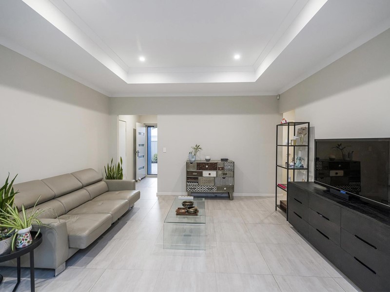 Property for sale in Westminster : Passmore Real Estate