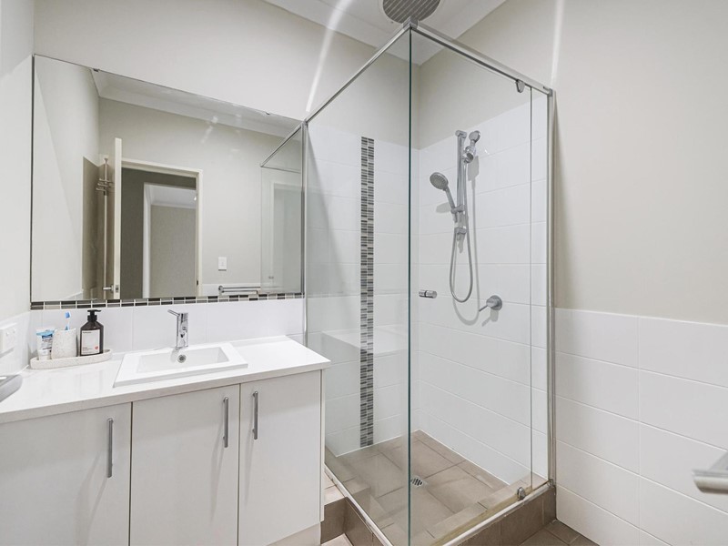 Property for sale in Westminster : Passmore Real Estate