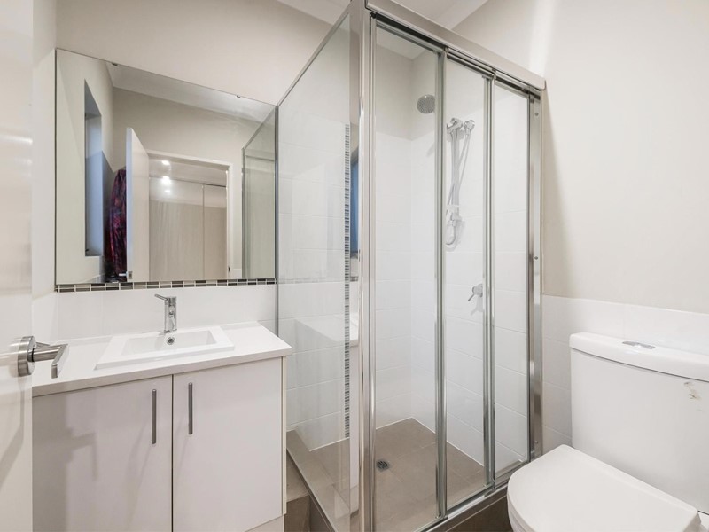 Property for sale in Westminster : Passmore Real Estate