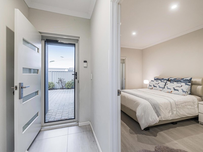 Property for sale in Westminster : Passmore Real Estate