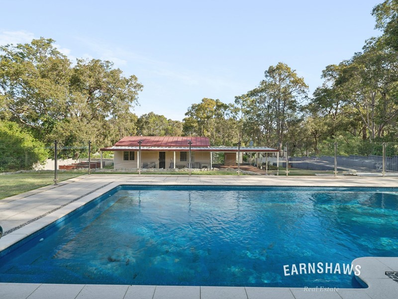 Property for sale in Glen Forrest