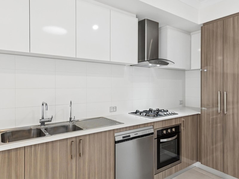 Property for sale in Westminster : Passmore Real Estate