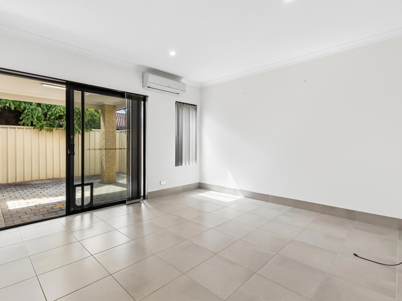 Property for sale in Westminster : Passmore Real Estate