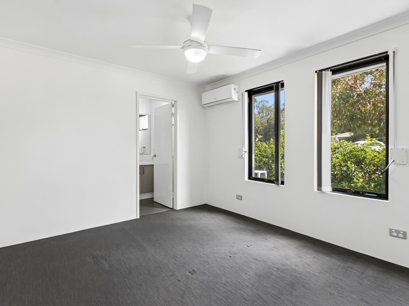 Property for sale in Westminster : Passmore Real Estate