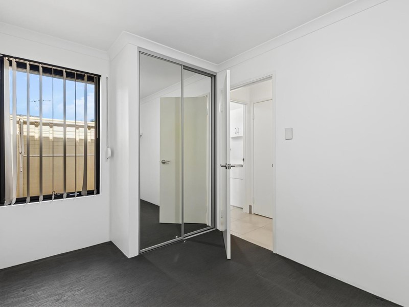 Property for sale in Westminster : Passmore Real Estate