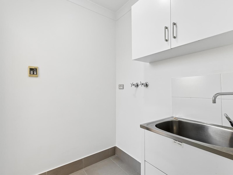 Property for sale in Westminster : Passmore Real Estate