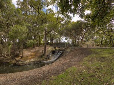 Property for sale in Forrestfield : Porter Matthews Metro Real Estate