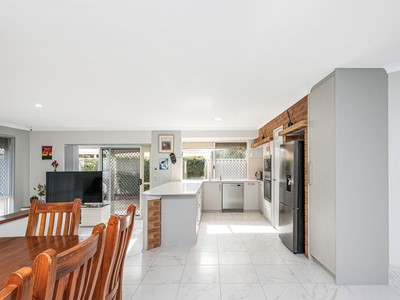 Property for sale in Ballajura : Dempsey Real Estate