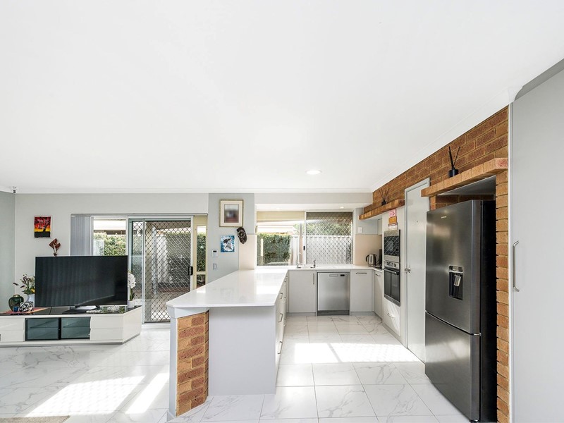 Property for sale in Ballajura : Dempsey Real Estate