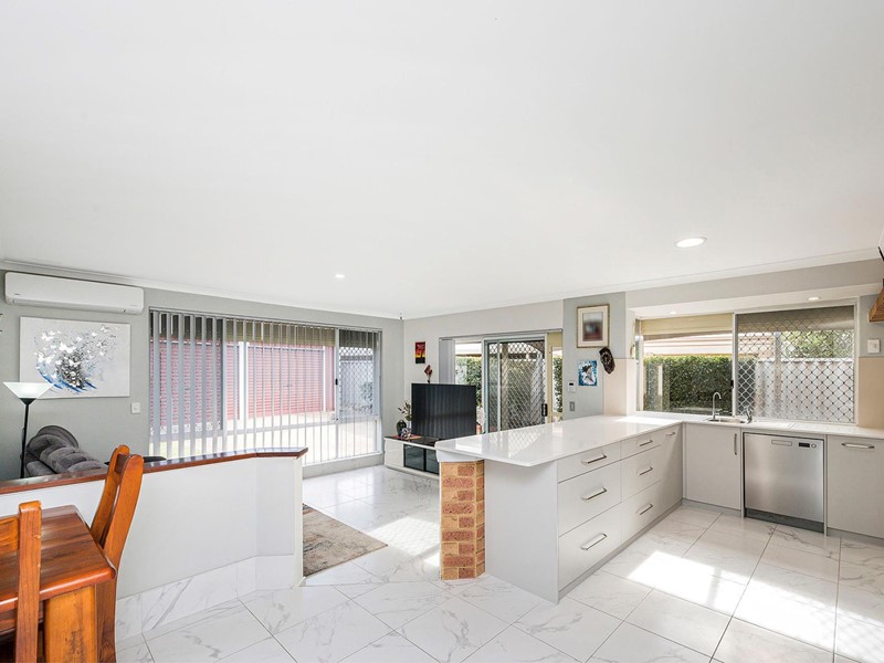 Property for sale in Ballajura : Dempsey Real Estate