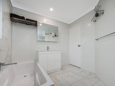 Property for sale in Ballajura : Dempsey Real Estate