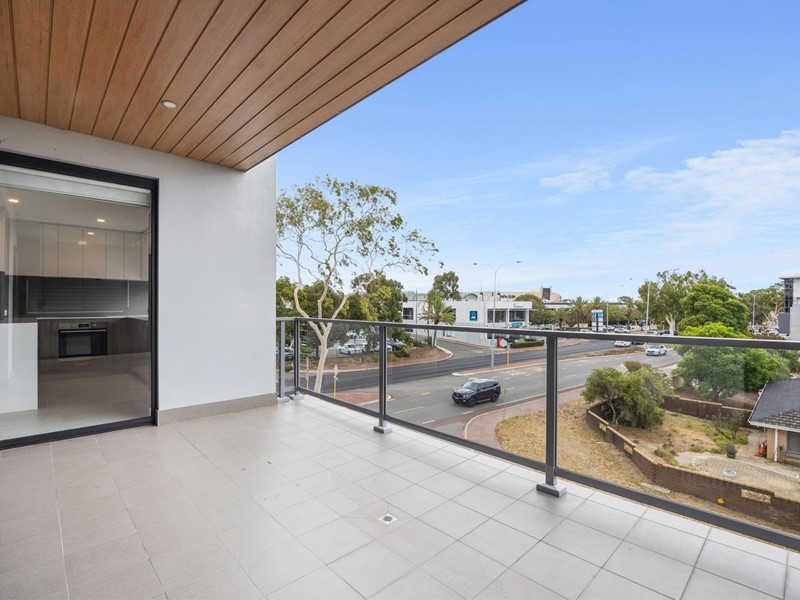 Property for sale in Booragoon : Jacky Ladbrook Real Estate