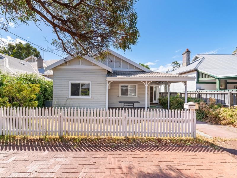 Property for sale in Guildford