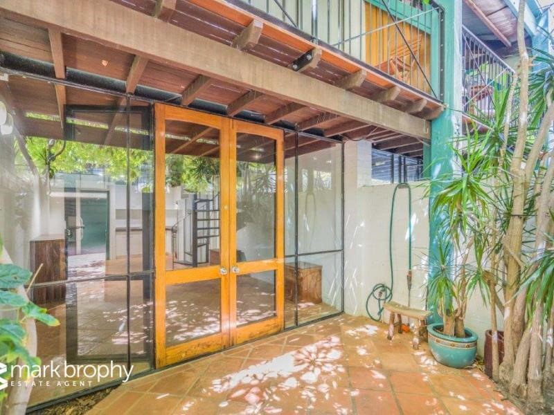 Property for sale in Fremantle, 2/31 Pakenham Street Mark Brophy