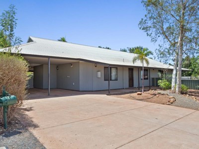 Property for sale in Baynton